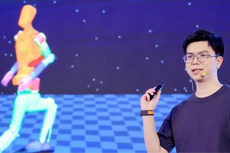 天才少年稚晖君z6.com机器人走路进场！AI模型做大脑，目标售价20万以内